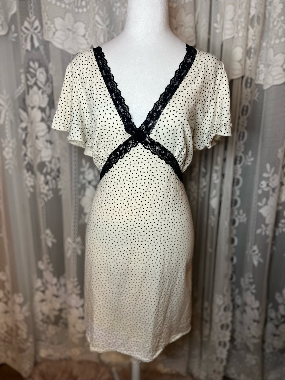 Old Navy Cream Polka Dot Lace-Trim V-Neck Dress XL